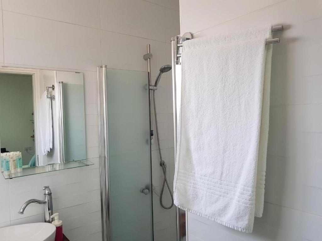 Airport Guest House Or Yehuda Dış mekan fotoğraf